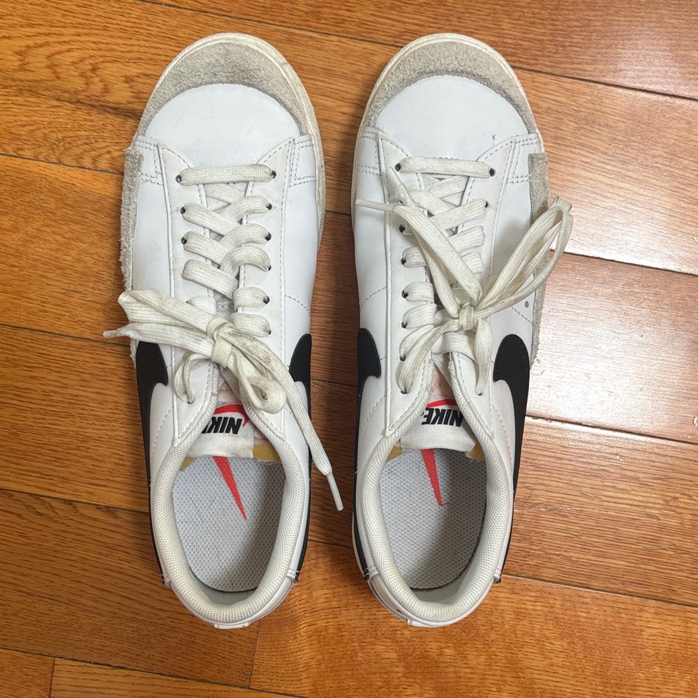 Nike women’s low top blazers